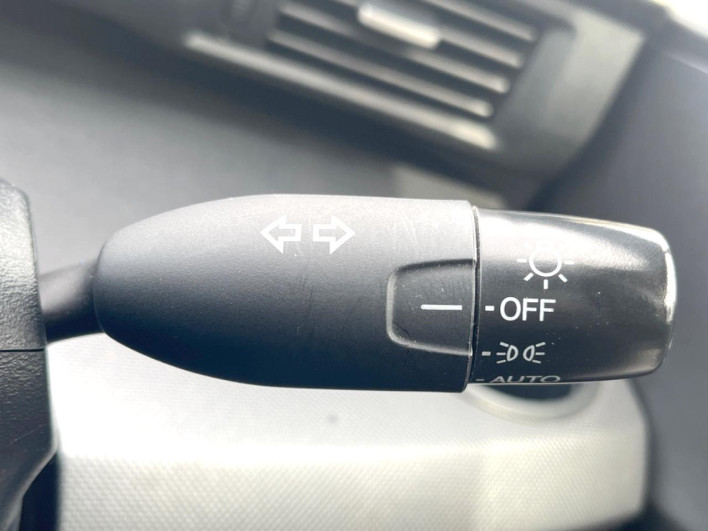 2010 Honda Freed DBA-GB3 (UW-69f02132a7b3b)[16]