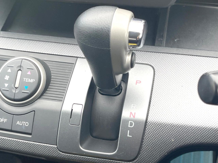 2010 Honda Freed DBA-GB3 (UW-69f02132a7b3b)[13]