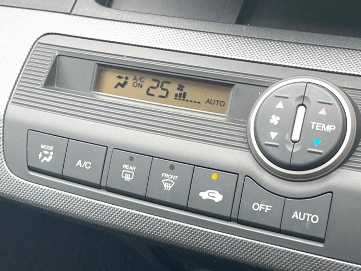 2010 Honda Freed DBA-GB3 (UW-69f02132a7b3b)[12]