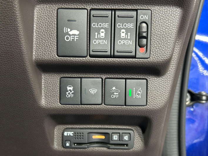 2017 Honda Freed hybrid DAA-GB8 (UW-69f02134d3ff5)[17]