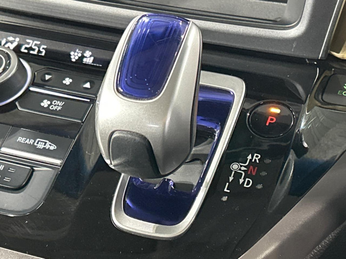 2017 Honda Freed hybrid DAA-GB8 (UW-69f02134d3ff5)[28]