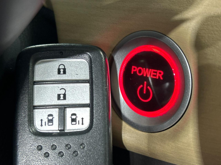 2017 Honda Freed hybrid DAA-GB8 (UW-69f02134d3ff5)[16]