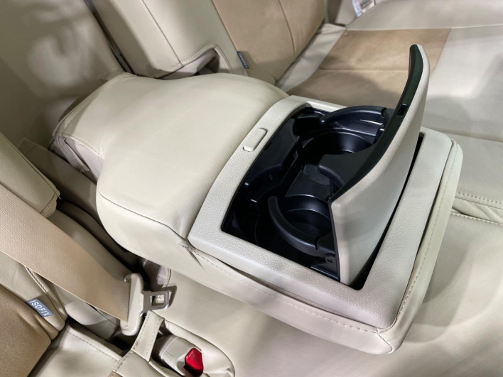 2019 Toyota Land Cruiser Prado LDA-GDJ150W (UW-69f02135d32b5)[24]