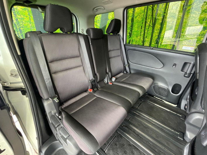 2018 Nissan Serena DAA-GFC27 (UW-69f02137968c6)[23]