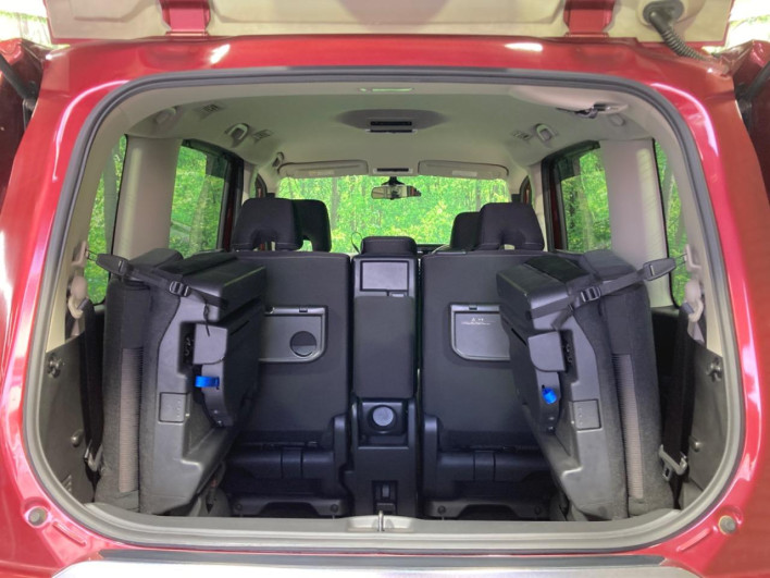 2018 Nissan Serena DAA-GFC27 (UW-69f0213804fa1)[12]