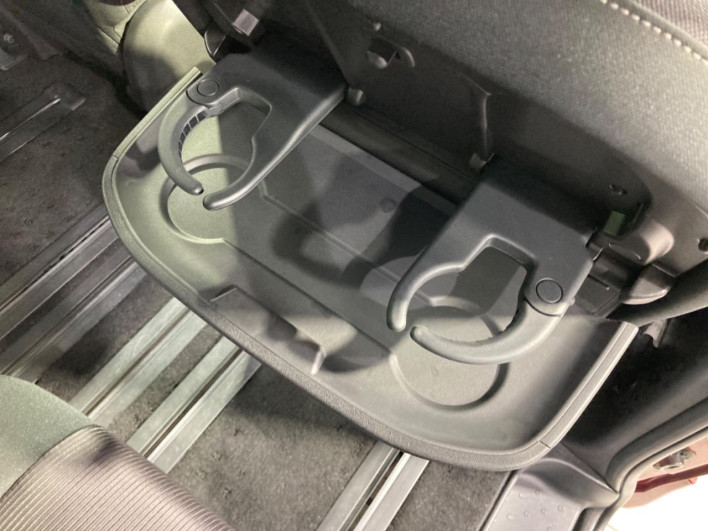 2018 Nissan Serena DAA-GFC27 (UW-69f0213804fa1)[29]