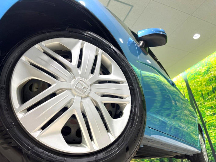 2017 Honda Fit DBA-GK3 (UW-69f0213b87464)[19]