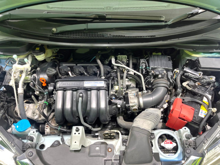 2017 Honda Fit DBA-GK3 (UW-69f0213b87464)[4]