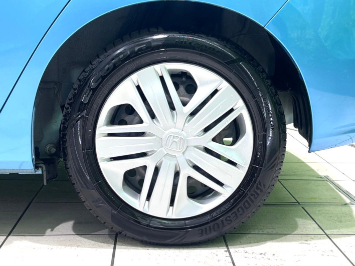 2017 Honda Fit DBA-GK3 (UW-69f0213b87464)[23]