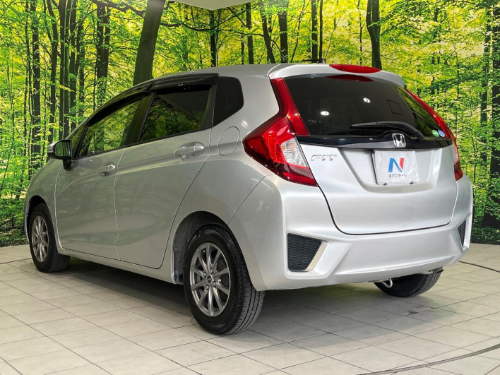 2016 Honda Fit DBA-GK3 (UW-69f0213c48770)[19]
