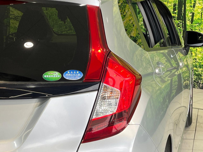 2016 Honda Fit DBA-GK3 (UW-69f0213c48770)[25]