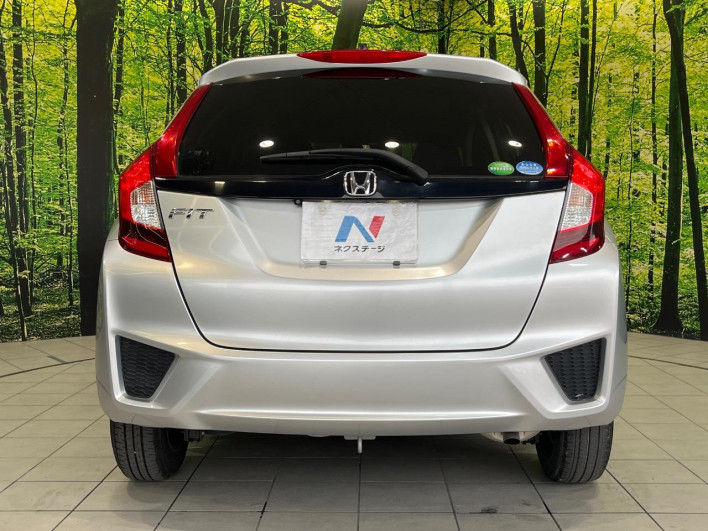 2016 Honda Fit DBA-GK3 (UW-69f0213c48770)[26]