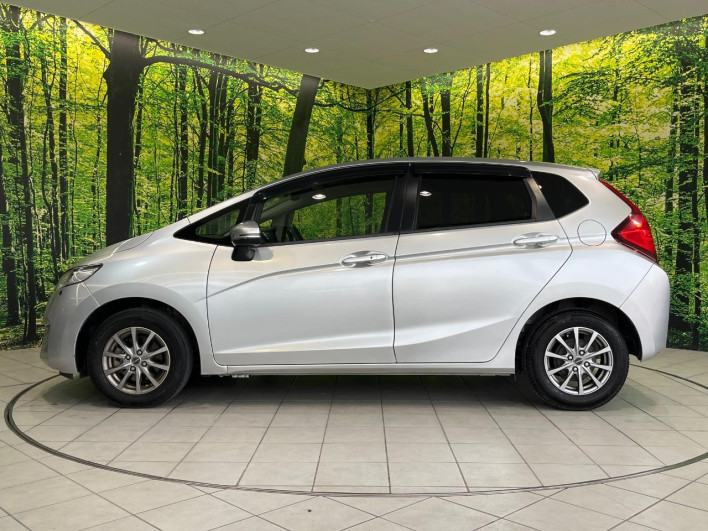 2016 Honda Fit DBA-GK3 (UW-69f0213c48770)[20]