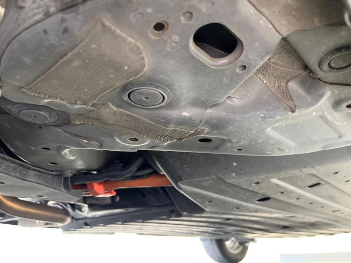 2014 Honda Fit Hybrid DAA-GP5 (UW-69f0213cd43f6)[22]