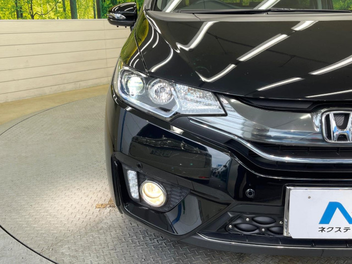 2014 Honda Fit Hybrid DAA-GP5 (UW-69f0213cd43f6)[10]