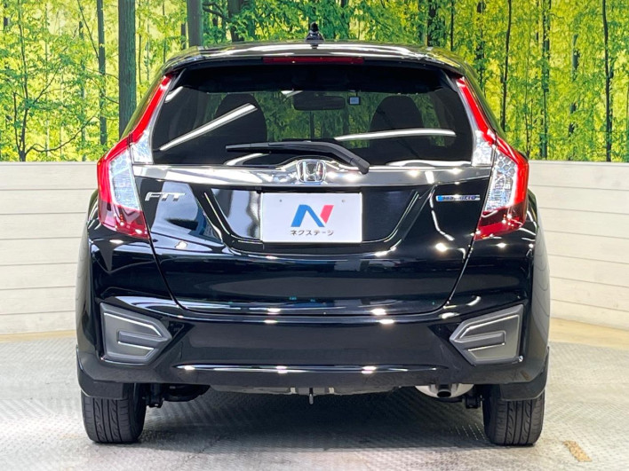 2014 Honda Fit Hybrid DAA-GP5 (UW-69f0213cd43f6)[29]