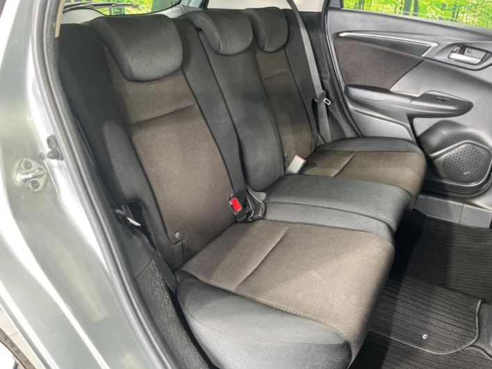 2014 Honda Fit Hybrid DAA-GP6 (UW-69f0213dafb99)[11]