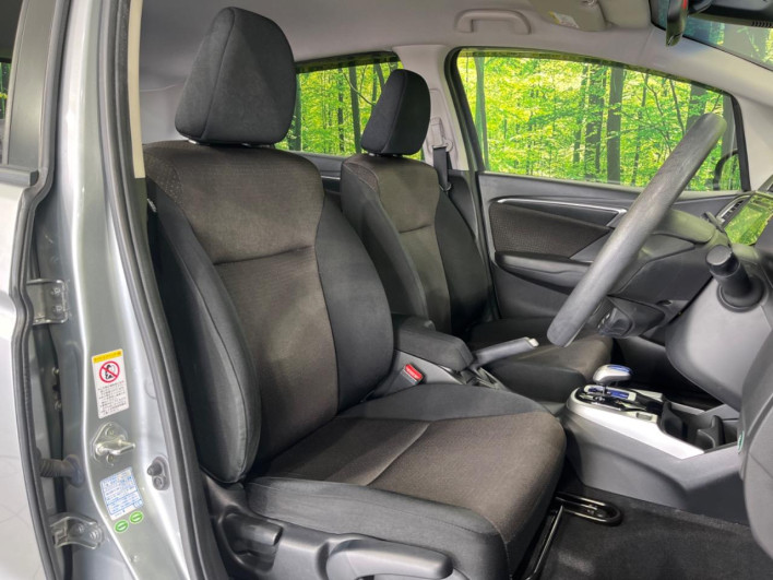 2014 Honda Fit Hybrid DAA-GP6 (UW-69f0213dafb99)[10]