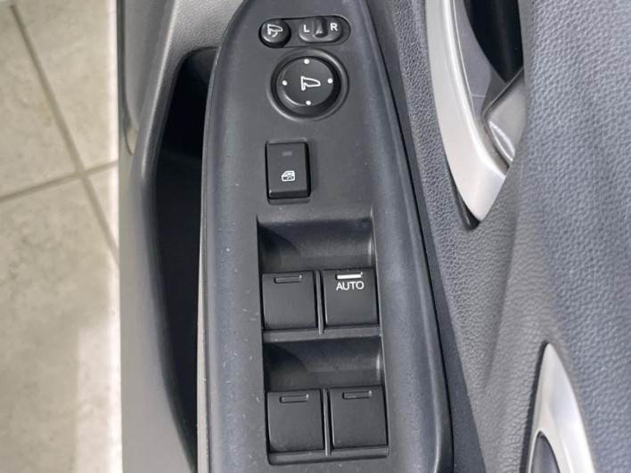 2014 Honda Fit Hybrid DAA-GP6 (UW-69f0213dafb99)[27]