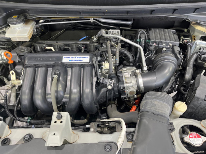 2014 Honda Fit Hybrid DAA-GP6 (UW-69f0213dafb99)[4]