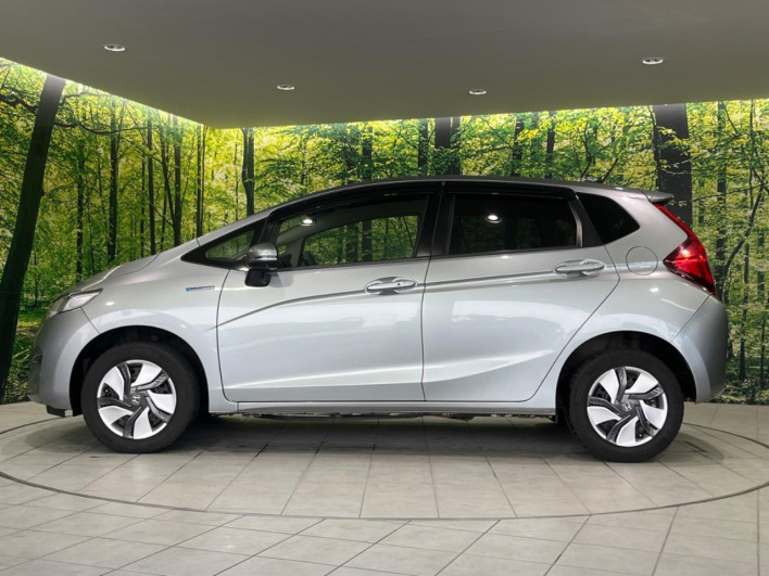 2014 Honda Fit Hybrid DAA-GP6 (UW-69f0213dafb99)[16]