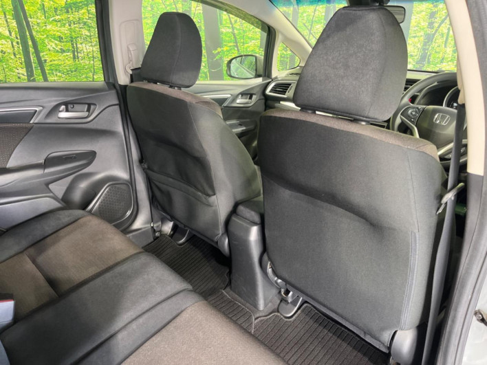 2014 Honda Fit Hybrid DAA-GP6 (UW-69f0213dafb99)[12]