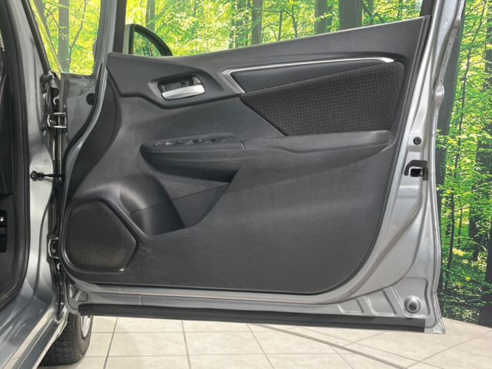 2014 Honda Fit Hybrid DAA-GP6 (UW-69f0213dafb99)[26]