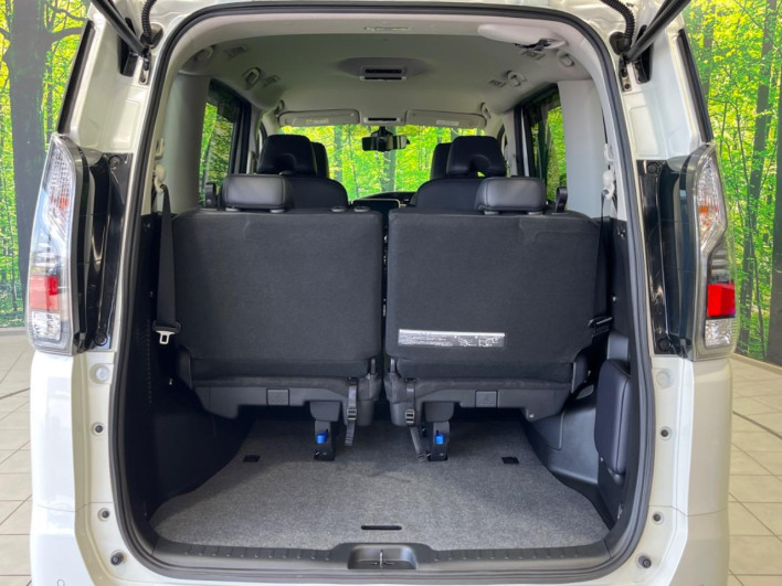 2021 Nissan Serena 6AA-HC27 (UW-69f0214b3b0aa)[13]