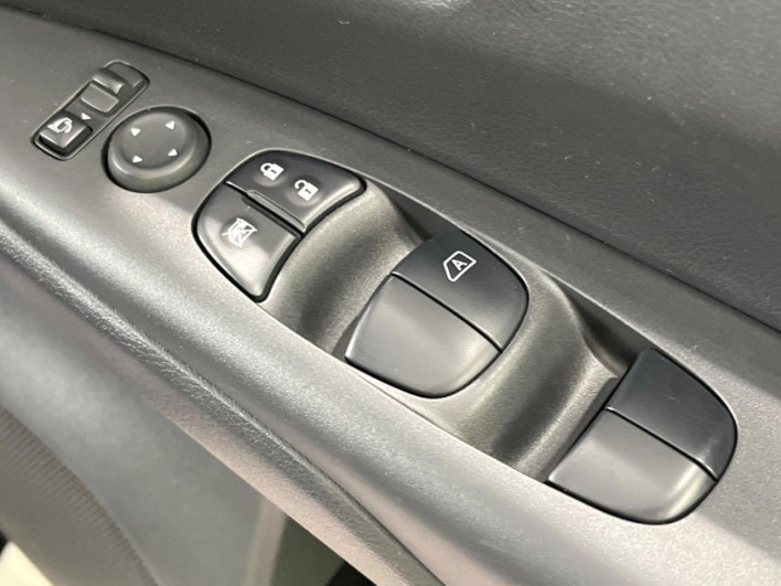 2021 Nissan Serena 6AA-HC27 (UW-69f0214b4b87d)[17]