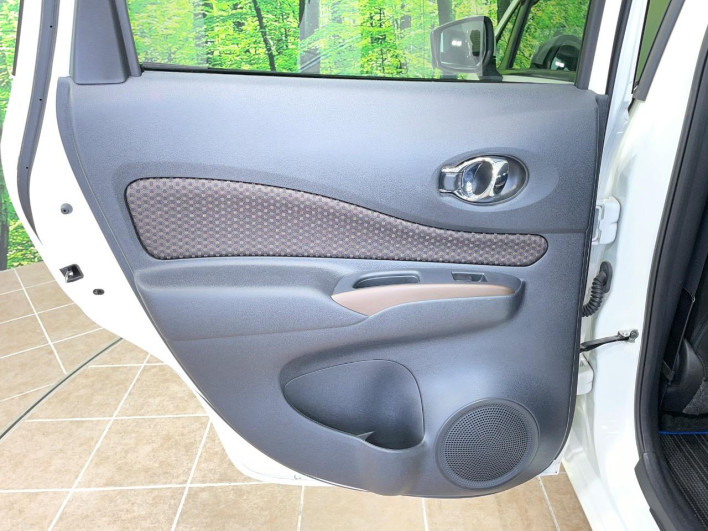 2017 Nissan Note DAA-HE12 (UW-69f0214b76164)[17]