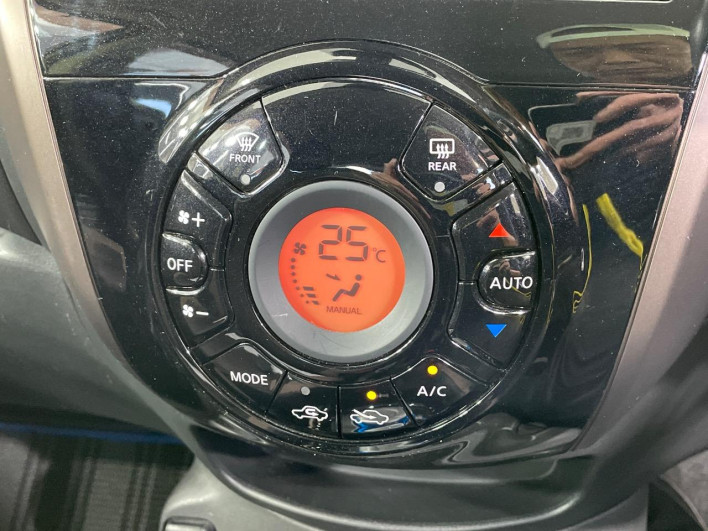 2017 Nissan Note DAA-HE12 (UW-69f0214b76164)[8]