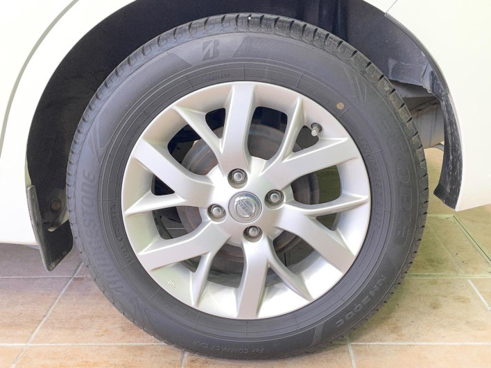 2017 Nissan Note DAA-HE12 (UW-69f0214b76164)[28]