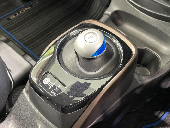 2017 Nissan Note DAA-HE12 (UW-69f0214b76164)[9]