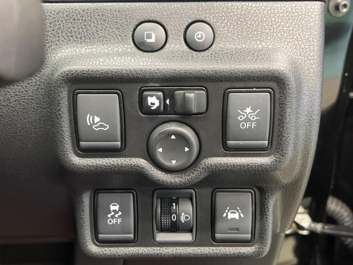 2017 Nissan Note DAA-HE12 (UW-69f0214c9e884)[24]