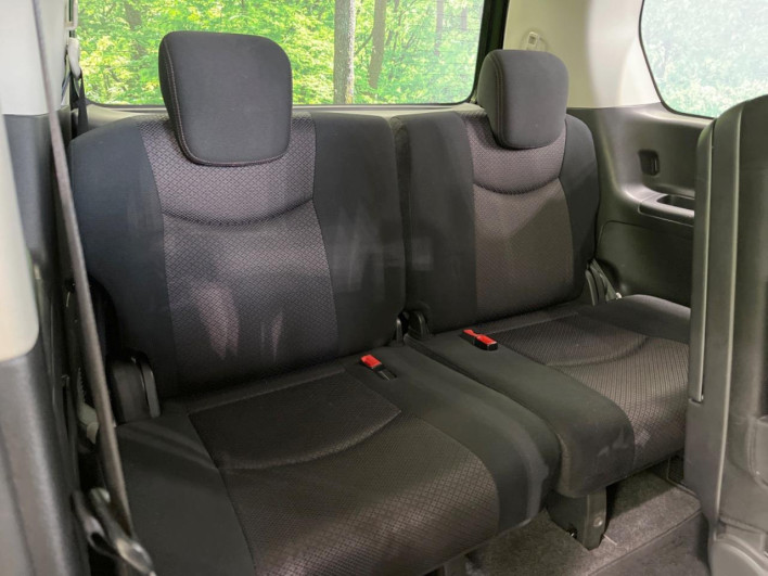 2013 Nissan Serena DAA-HFC26 (UW-69f02151ad5e1)[8]