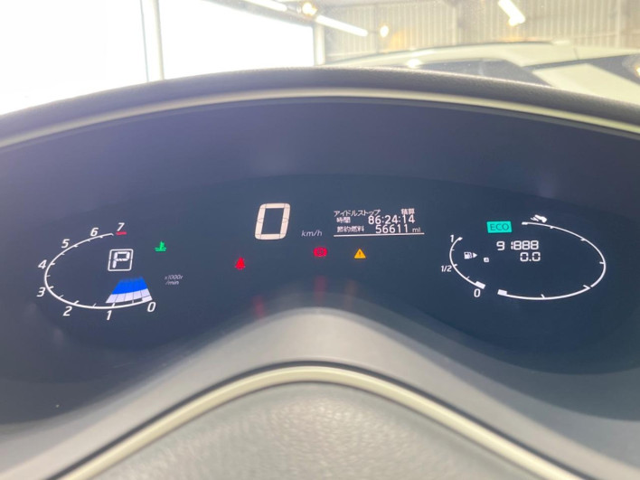 2013 Nissan Serena DAA-HFC26 (UW-69f02151ad5e1)[25]