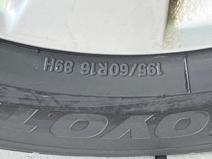 2013 Nissan Serena DAA-HFC26 (UW-69f02151ad5e1)[15]