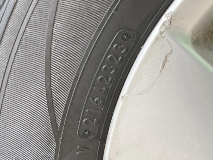 2013 Nissan Serena DAA-HFC26 (UW-69f02151ad5e1)[14]