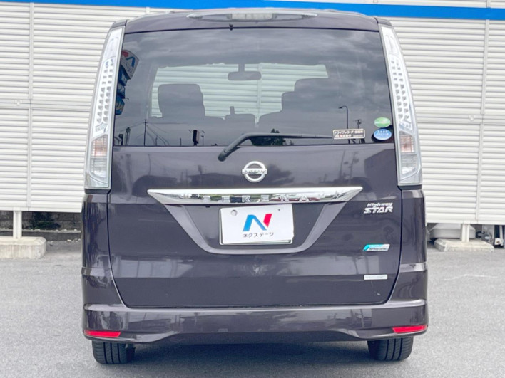 2013 Nissan Serena DAA-HFC26 (UW-69f021528045f)[23]