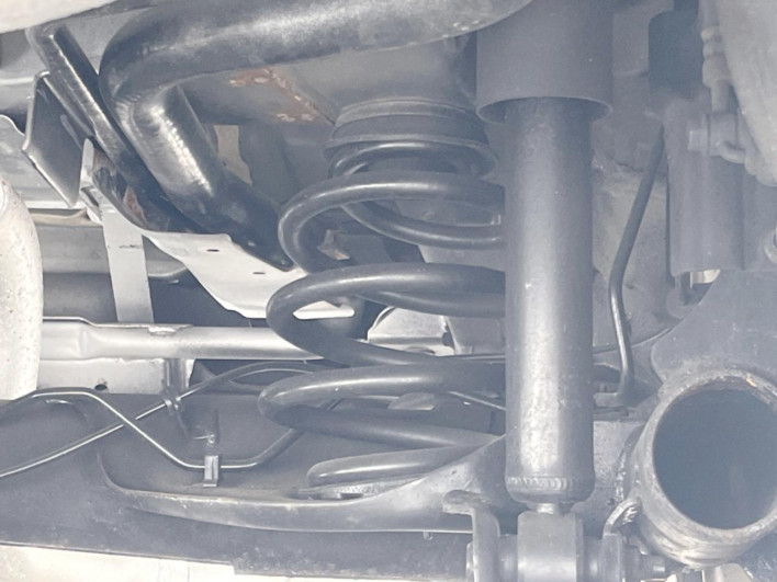 2013 Nissan Serena DAA-HFC26 (UW-69f021528045f)[28]