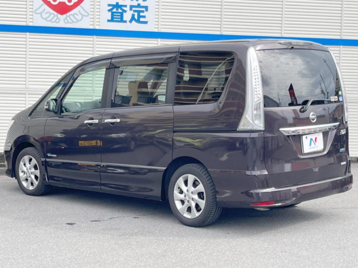 2013 Nissan Serena DAA-HFC26 (UW-69f021528045f)[21]