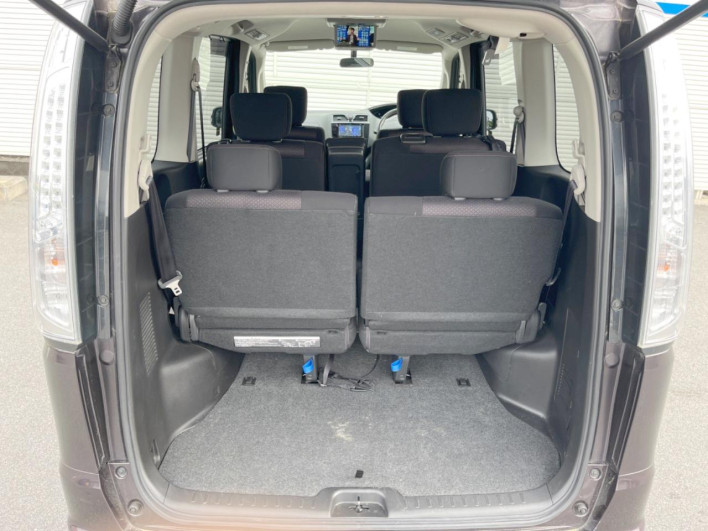 2013 Nissan Serena DAA-HFC26 (UW-69f021528045f)[24]