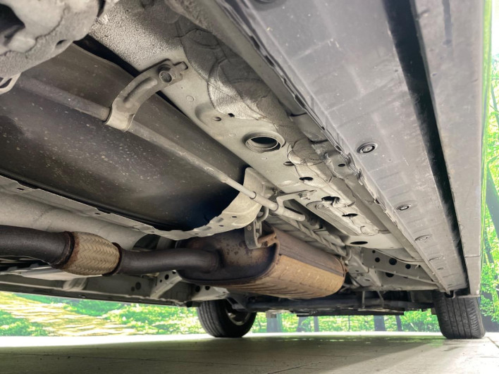 2014 Nissan Serena DAA-HFC26 (UW-69f021528b764)[23]