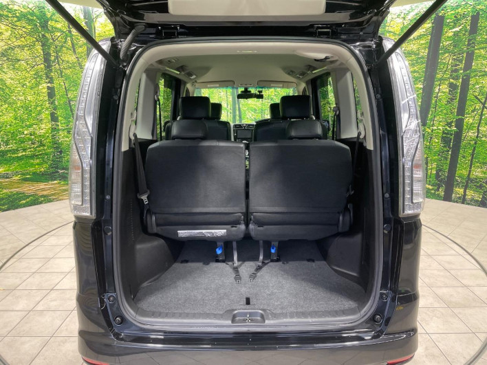 2014 Nissan Serena DAA-HFC26 (UW-69f021528b764)[18]