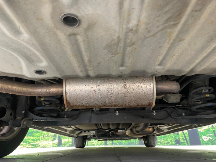 2014 Nissan Serena DAA-HFC26 (UW-69f021528b764)[15]