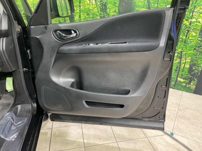 2014 Nissan Serena DAA-HFC26 (UW-69f021528b764)[22]