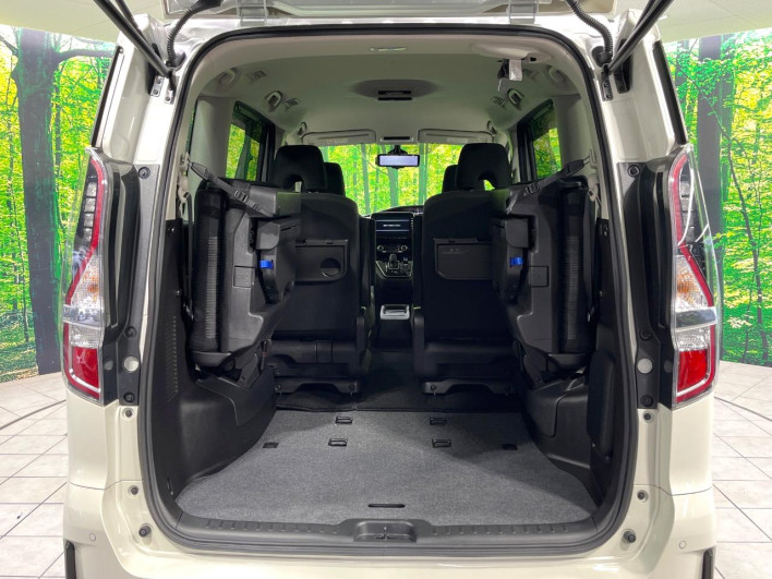 2022 Nissan Serena 6AA-HFC27 (UW-69f02153b60f5)[12]