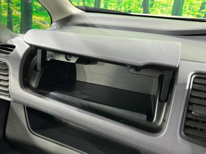 2022 Nissan Serena 6AA-HFC27 (UW-69f021543634e)[24]