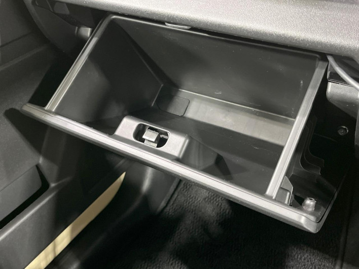 2019 Suzuki Jimny 3BA-JB64W (UW-69f0215604179)[27]