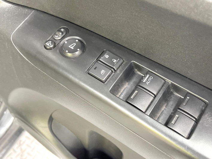 2014 Honda N-BOX DBA-JF1 (UW-69f0215b1bb0f)[29]